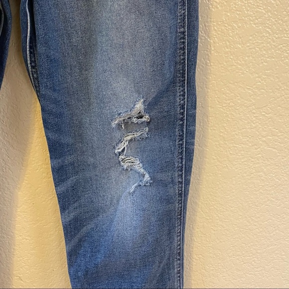Hollister‎ Ultra High-Rise Distressed Mom Jean Sz 3 - Picture 6 of 10